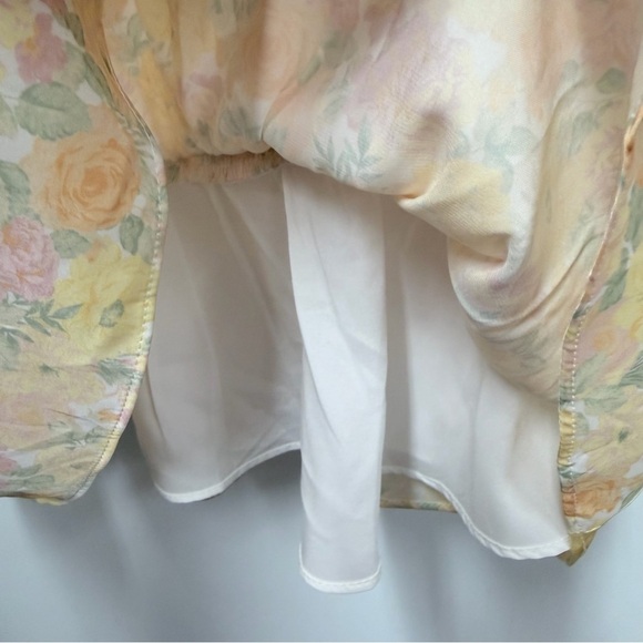 Wayf Terry Top in yellow Mini Roses pattern size medium - Picture 10 of 15